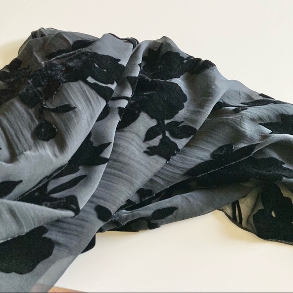 Vintage Black Velvet Embroidered Floral Rectangle Scarf - Picture 5 of 7